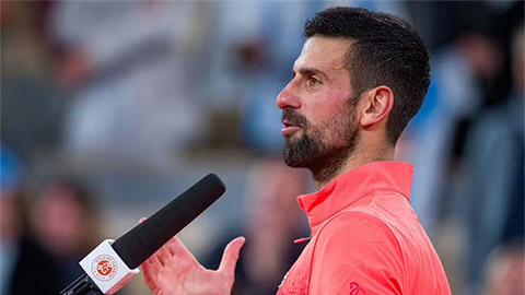 Xúc phạm Djokovic, một phóng viên kỳ cựu mất việc Xúc phạm Djokovic, một phóng viên kỳ cựu mất việc