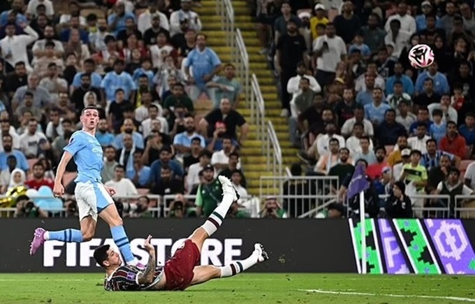 Phil Foden đã có một ngày thi đấu chói sáng trước Fluminense