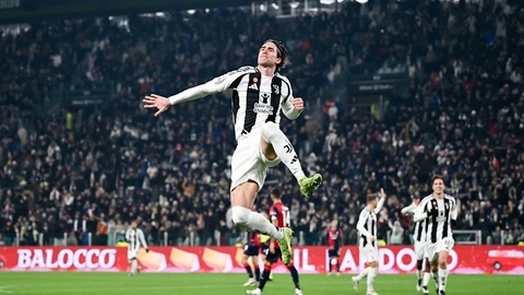  Vlahovic ghi bàn 'làm lành' với CĐV Juventus