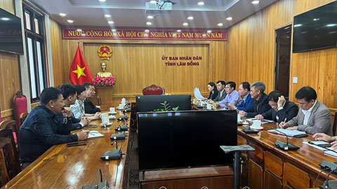 Chủ tịch LĐBĐ Việt Nam làm việc với tỉnh Lâm Đồng về phát triển bóng đá Chủ tịch LĐBĐ Việt Nam làm việc với tỉnh Lâm Đồng về phát triển bóng đá