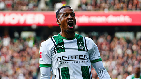 Lập hat-trick đáng nhớ, tiền đạo M'Gladbach đi vào lịch sử Bundesliga Lập hat-trick đáng nhớ, tiền đạo M'Gladbach đi vào lịch sử Bundesliga