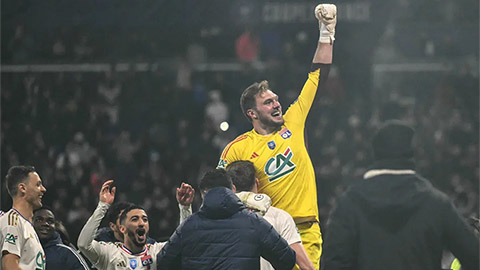 Thủ môn xuất sắc nhất thế giới đang ẩn dật ở Lyon! Thủ môn xuất sắc nhất thế giới đang ẩn dật ở Lyon!
