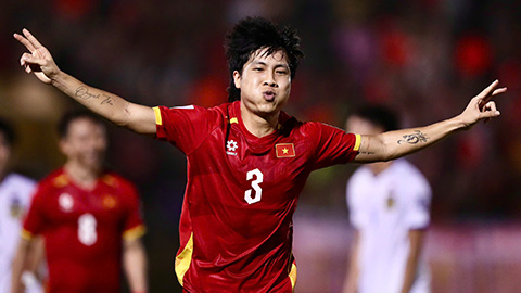 Văn Vĩ: Hậu vệ ghi bàn lợi hại được ‘remake’ bởi ông Kim Sang Sik Văn Vĩ: Hậu vệ ghi bàn lợi hại được ‘remake’ bởi ông Kim Sang Sik