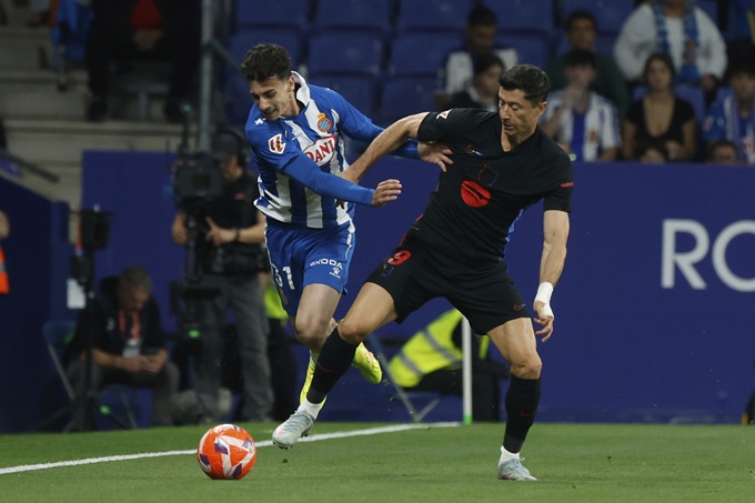 Barca cần tăng cường hàng công khi Lewandowski đã lớn tuổi
