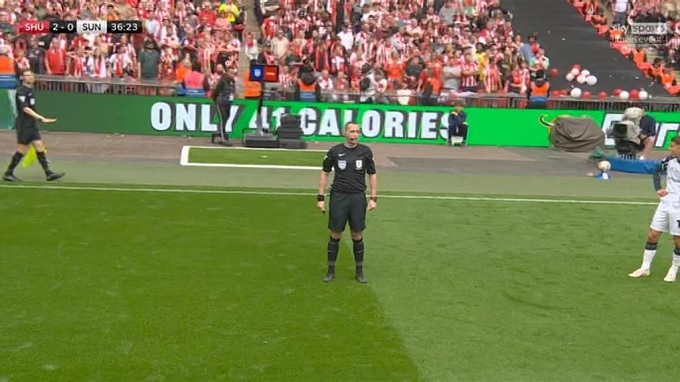 Cảnh tượng chưa từng có trong trận chung kết thăng hạng của Sunderland 