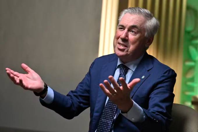 HLV Carlo Ancelotti có nhiều chia sẻ thú vị trong buổi trả lời phỏng vấn đầu tiên trên cương vị HLV trưởng Brazil