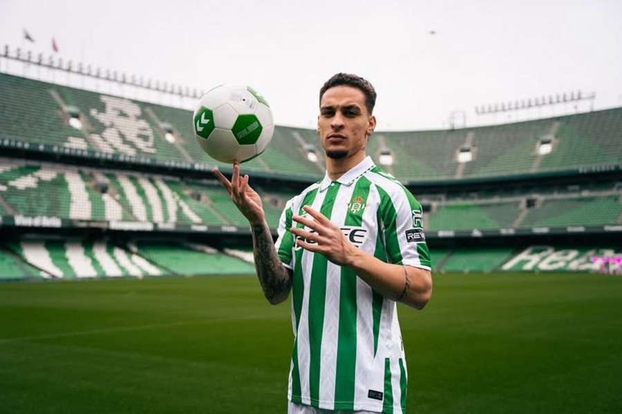 Antony sẽ giúp Betis vô địch UEFA Conference League?