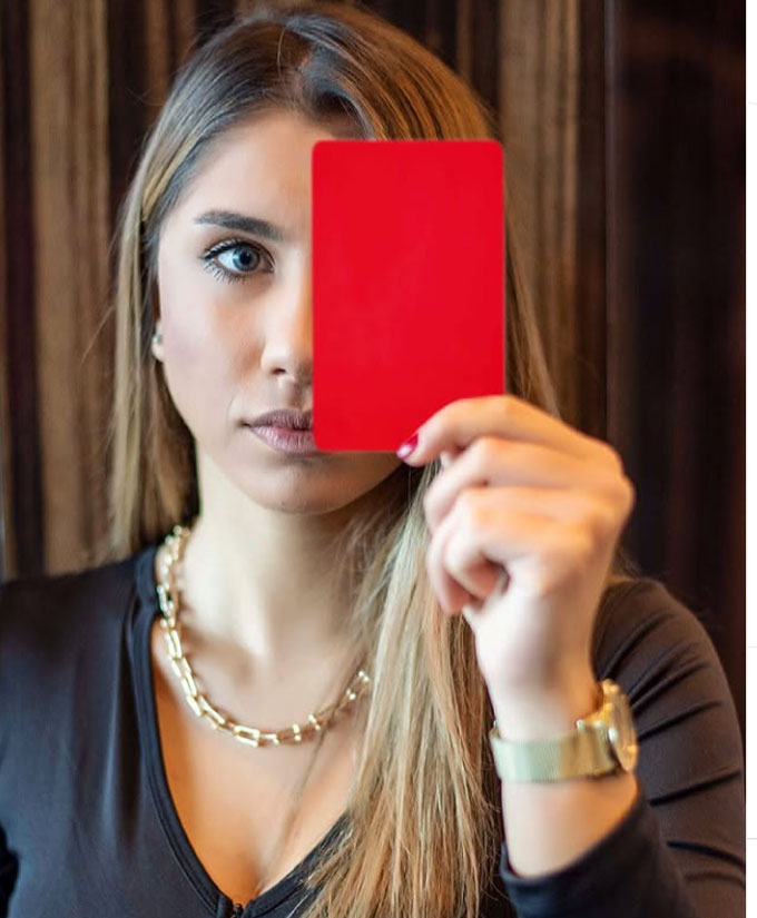 Elif Karaarslan đăng thông điệp bí ẩn