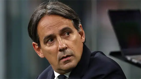 Simone Inzaghi nhìn đời bằng cặp mắt ốc nhồi Simone Inzaghi nhìn đời bằng cặp mắt ốc nhồi