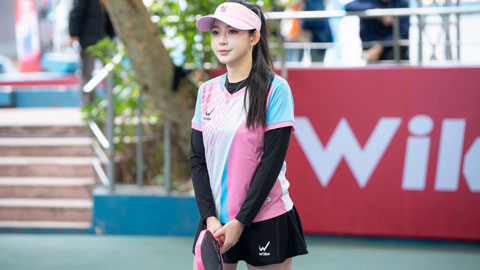 MC Tú Linh khoe sắc trên sân Pickleball, trang phục chuẩn VĐV vẫn đẹp rạng ngời MC Tú Linh khoe sắc trên sân Pickleball, trang phục chuẩn VĐV vẫn đẹp rạng ngời