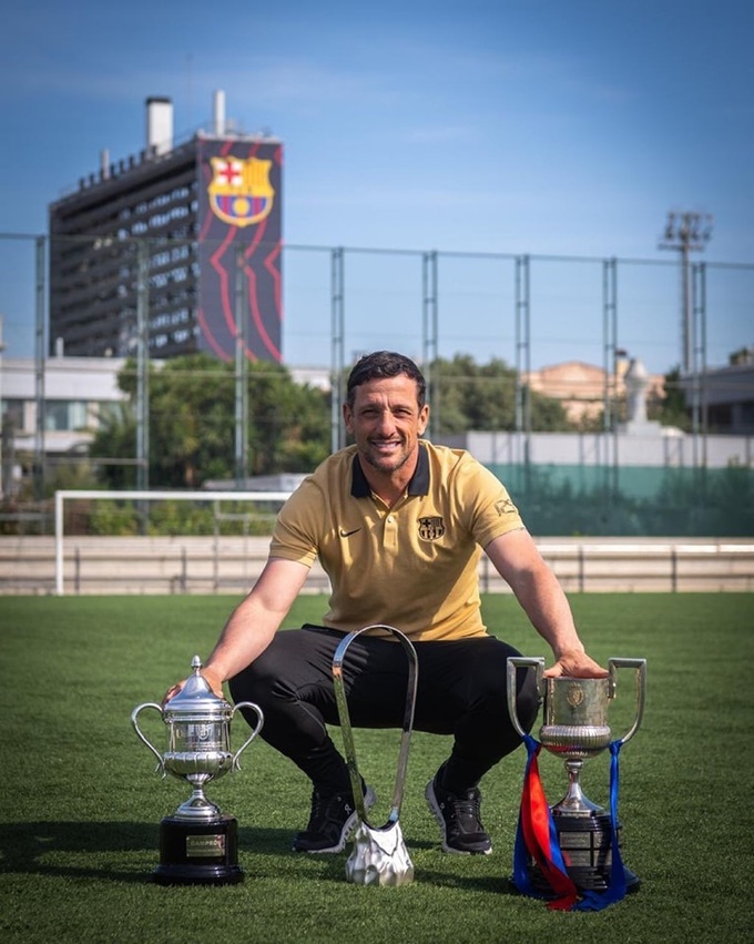 HLV Belletti vừa giành cú ăn ba cùng đội U19 Barca ở mùa 2024/25