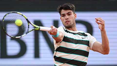 Choáng ngợp sức mạnh Vua đất nện Alcaraz, đánh như đi dạo vẫn đoạt vé bán kết Roland Garros Choáng ngợp sức mạnh Vua đất nện Alcaraz, đánh như đi dạo vẫn đoạt vé bán kết Roland Garros