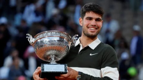 Kinh điển chung kết Roland Garros: Alcaraz cứu 3 championship point, hạ Sinner trong 5 set Kinh điển chung kết Roland Garros: Alcaraz cứu 3 championship point, hạ Sinner trong 5 set