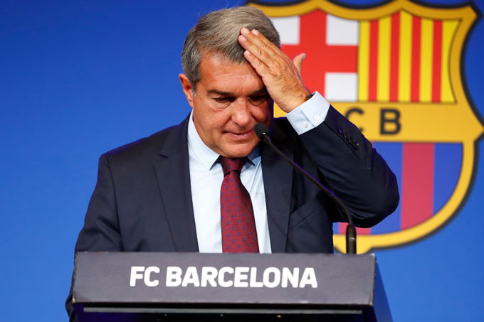 Barca lại phải đau đầu với quy tắc 1:1