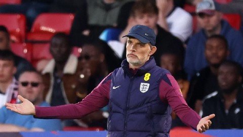  Thomas Tuchel đang làm gì với con 'sư tử già' Anh?