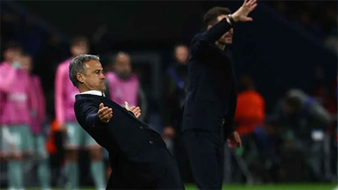 Luis Enrique & PSG đụng phải khắc tinh Luis Enrique & PSG đụng phải khắc tinh