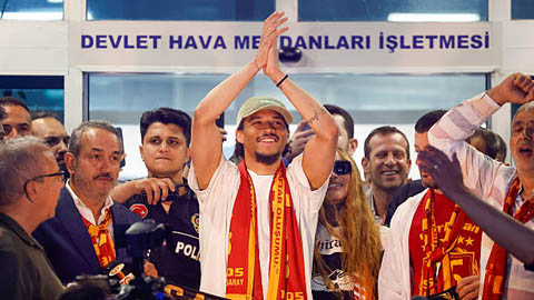 Leroy Sane gia nhập Galatasaray vẫn khoác áo Bayern Munich ở Club World Cup Leroy Sane gia nhập Galatasaray vẫn khoác áo Bayern Munich ở Club World Cup