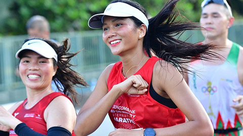 Trước khi mang bầu, Hoa hậu H'Hen Niê từng 'cháy' như thế này trên đường chạy marathon Trước khi mang bầu, Hoa hậu H'Hen Niê từng 'cháy' như thế này trên đường chạy marathon