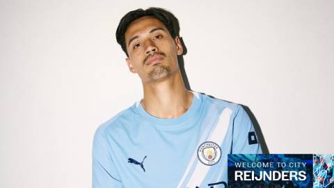 Tijjani Reijnders: 'Không đến Man City để thay thế De Bruyne' Tijjani Reijnders: 'Không đến Man City để thay thế De Bruyne'