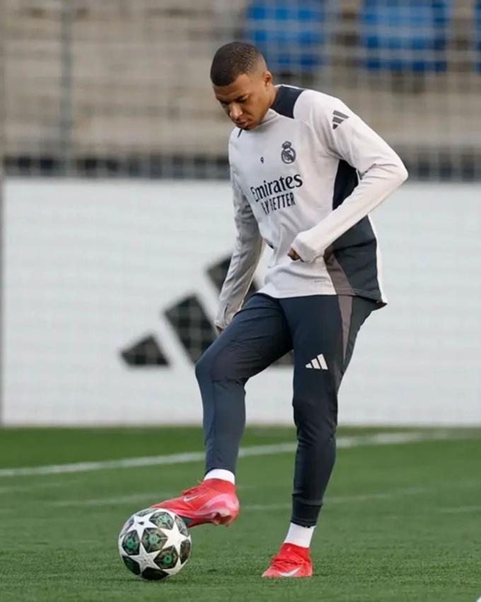 Mbappe thậm chí không thể ra sân tập cùng đồng đội
