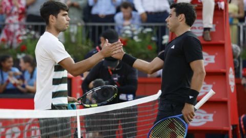 Carlos Alcaraz vượt 'cửa tử' tại Queen’s Club, thiết lập chuỗi thắng dài nhất sự nghiệp Carlos Alcaraz vượt 'cửa tử' tại Queen’s Club, thiết lập chuỗi thắng dài nhất sự nghiệp