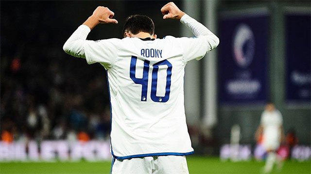 Roony Bardghji sinh tại Trung Đông nhưng lại mang quốc tịch Thụy Điển