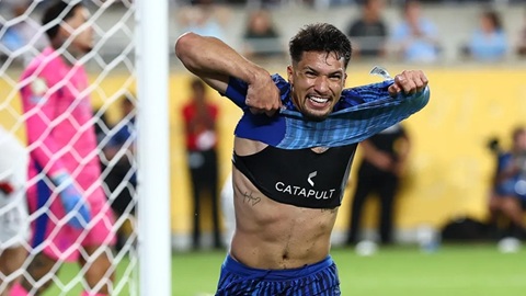 Man City bị ‘hạ sát’ bởi fan cuồng của Ronaldo Man City bị ‘hạ sát’ bởi fan cuồng của Ronaldo