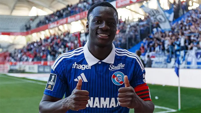 Diarra gia nhập Sunderland với mức phí 30 triệu bảng, kỷ lục của đội bóng