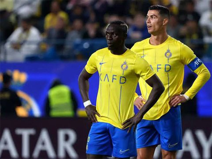 Mane không muốn núp dưới cái bóng của Ronaldo