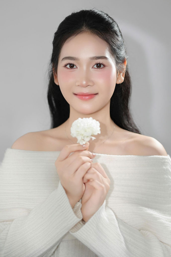 Cây chuyền hai Lại Thị Khánh Huyền