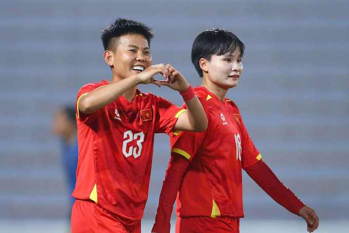 Bích Thuỳ ghi cứ đúp trong trận thắng Guam - Ảnh: CTV