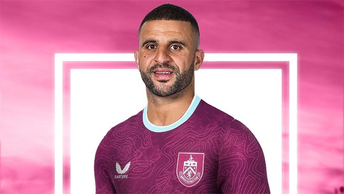 Walker bất ngờ cập bến Burnley