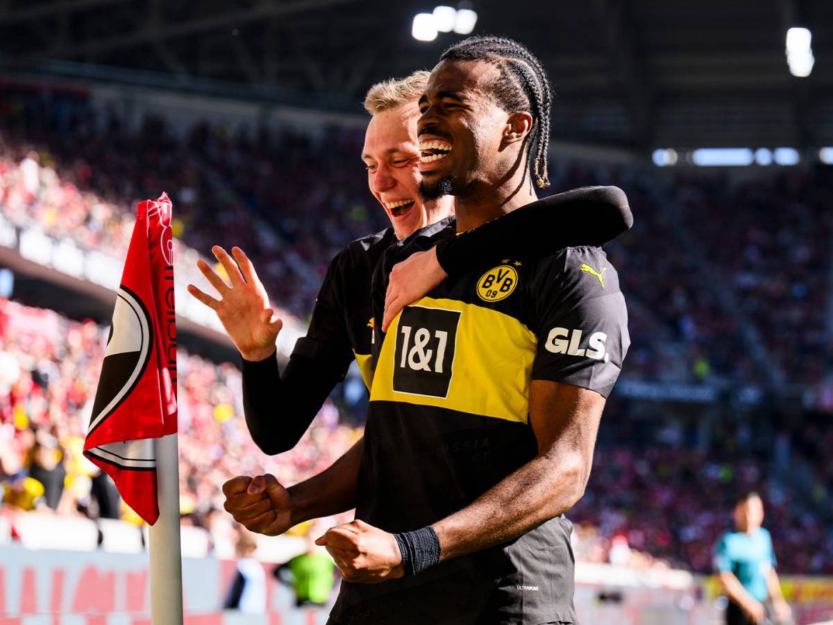 Dortmund xác nhận muốn chiêu mộ Carney Chukwuemeka từ Chelsea.