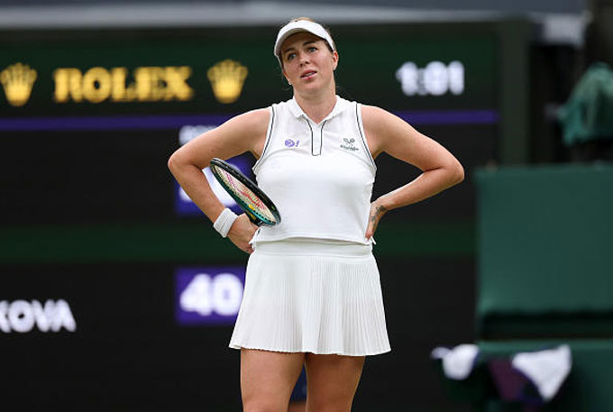 Pavlyuchenkova vô cùng tức giận và BTC Wimbledon đã phải lên tiếng xin lỗi cô