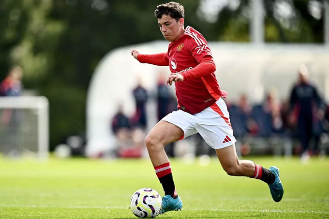 Lacey là một cầu thủ trẻ đầy triển vọng của MU