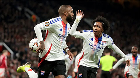 Lyon 'lội ngược dòng', bất ngờ ở lại Ligue 1 Lyon 'lội ngược dòng', bất ngờ ở lại Ligue 1