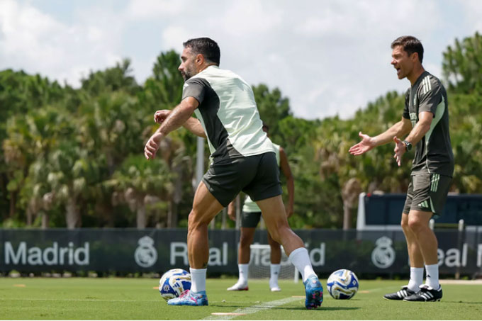 Alonso ép cầu thủ Real tập rất nặng