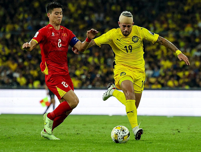 Kết quả đối đầu đưa ĐT Việt Nam và Malaysia đi theo 2 chiều hướng khác nhau trên BXH FIFA. Ảnh: Minh Tuấn