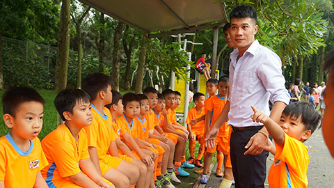 Bóng đá sắp thành môn phổ cập tại các trường Việt Nam