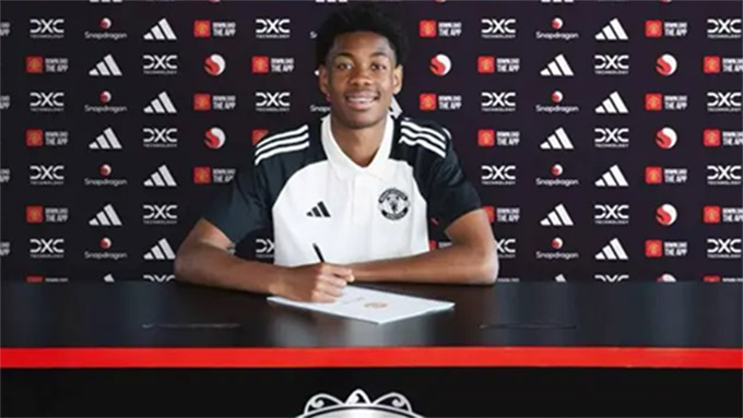 MU chính thức ký hợp đồng với T năng 18 tuổi của Le Havre và U18 Pháp