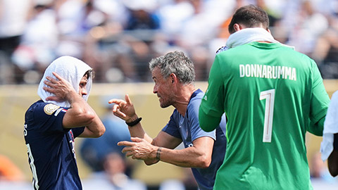 Hệ thống pressing hoàn hảo của PSG đã ra đời thế nào sau màn Enrique ‘sấy’ Mbappe