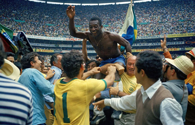 Tập thể tuyển Brazil vô địch World Cup 1970 đứng thứ 3