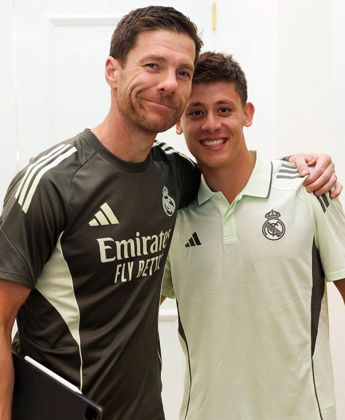 Alonso coi Guler chính là "Florian Wirtz mới" của ông tại Real