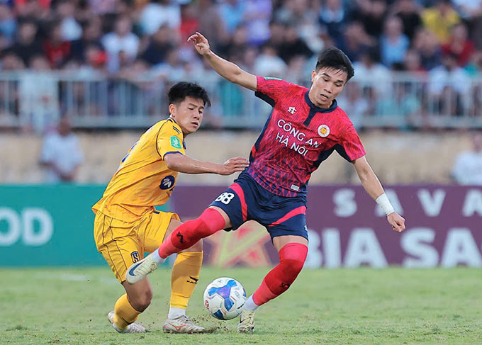 Cầu thủ Việt Nam cần dũng cảm hơn - Ảnh: Đức Cường