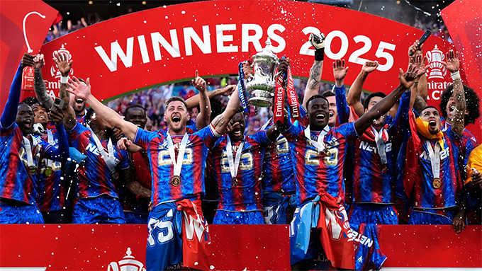 Palace vô địch FA Cup nhưng không được dự Europa League