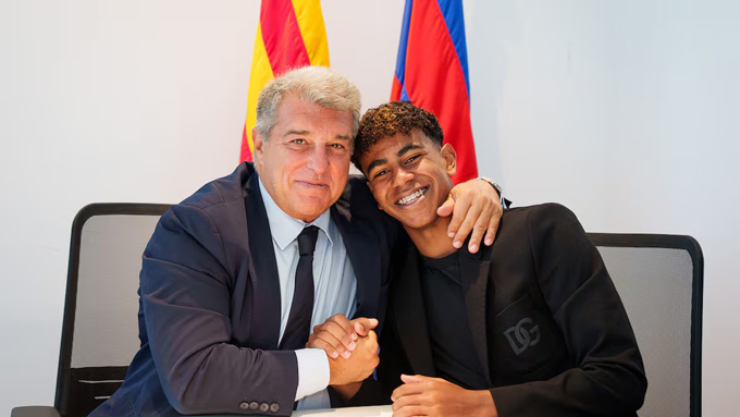 Sẽ không có buổi công bố sự kiện tưng bừng như kế hoạch ban đầu của Barca với Yamal