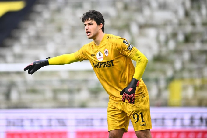 MU đã đàm phán sơ bộ để chiêu mộ Senne Lammens