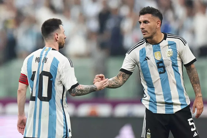Messi đã không nói chuyện với Paredes suốt 3 tháng