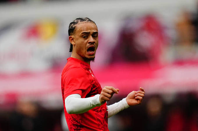 Vì sao Chelsea thích Xavi Simons?