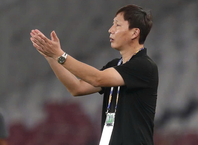 HLV Kim Sang Sik sẽ cần phải điều chỉnh chiến thuật sao cho tối ưu hơn - Ảnh: Đoàn Ca 